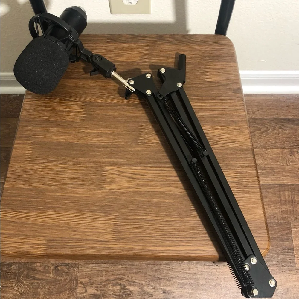 Adjustable Microphone Arm Stand with Microphone Missing the Desk Mount Clamp